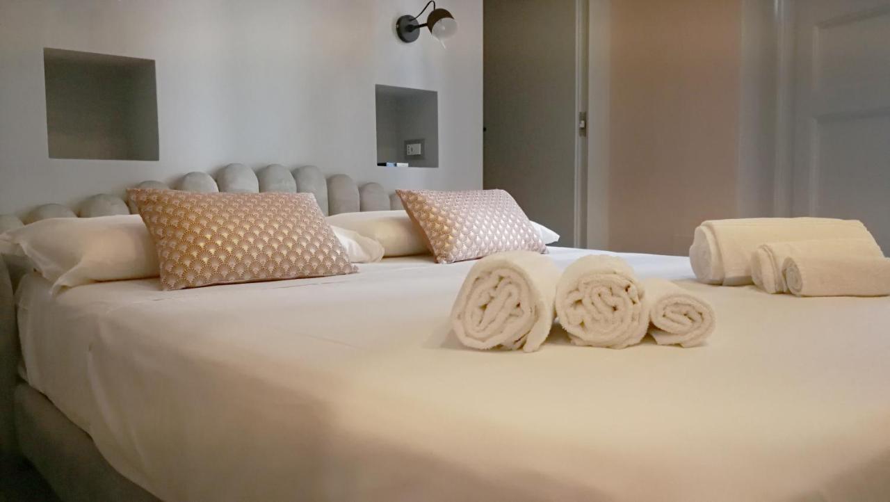 Luciani 33 Luxury Rooms Salerno Exterior foto