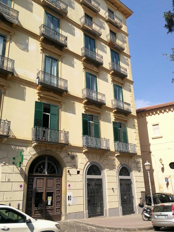 Luciani 33 Luxury Rooms Salerno Exterior foto