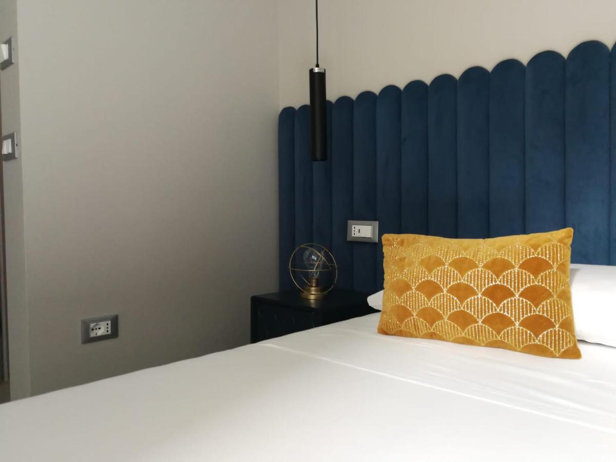 Luciani 33 Luxury Rooms Salerno Exterior foto