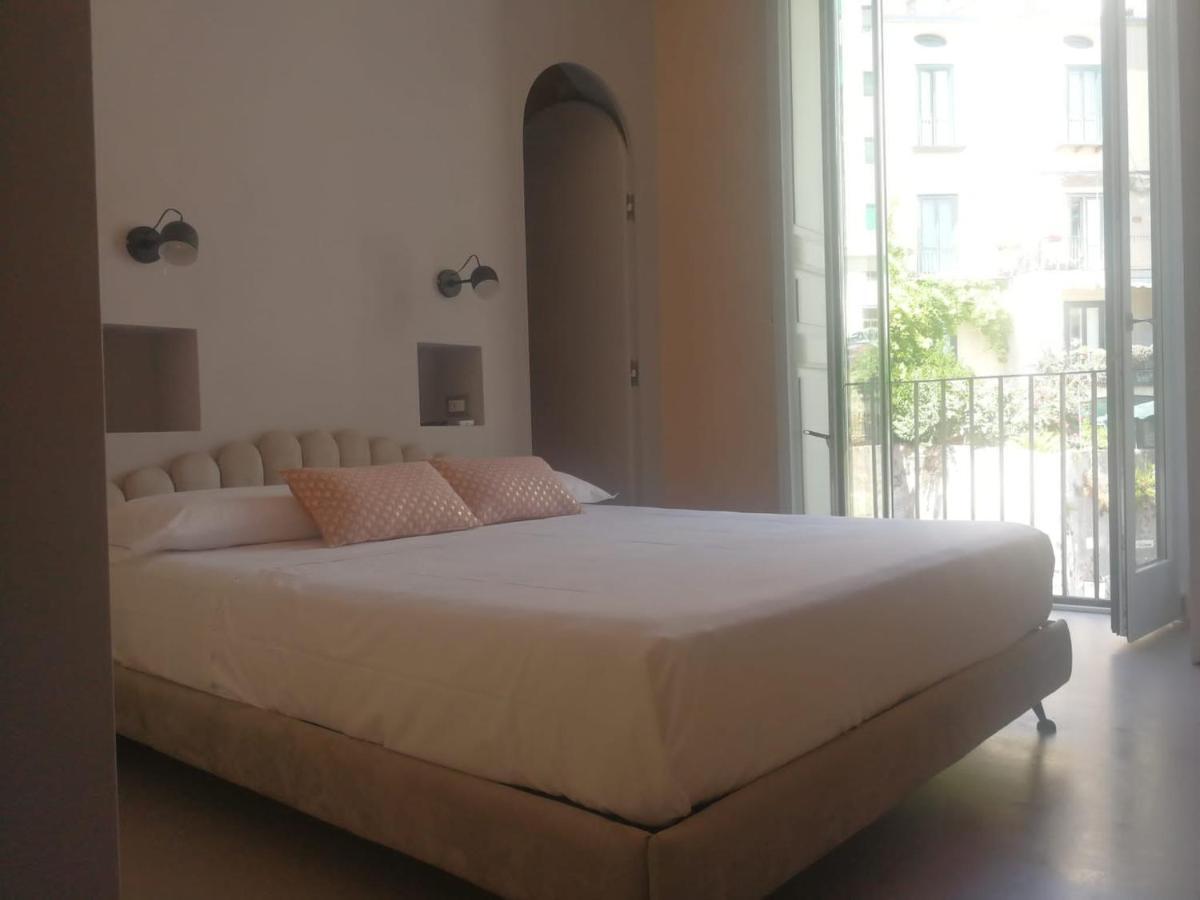 Luciani 33 Luxury Rooms Salerno Exterior foto